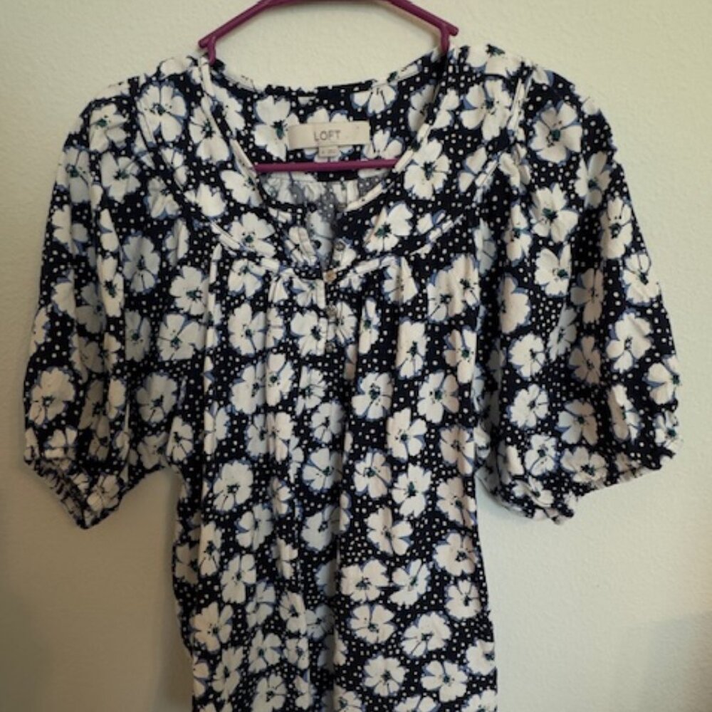 Women's Loft casual top